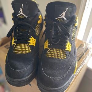 Jordan retro 4 lighting